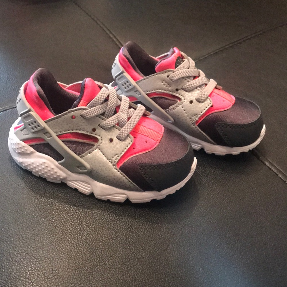 Nike Huarache’s size 5c